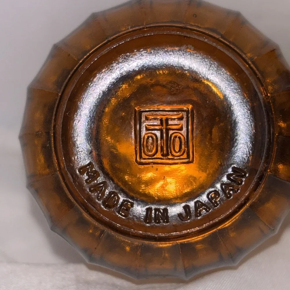 Vintage Amber Glass Salt‎ Pepper Shakers Takahashi Japan Yellow Metal Screw Lids